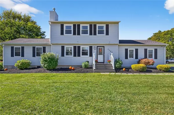 7385 Oakpost RD, Liverpool, NY 13088