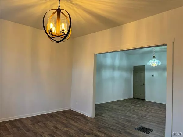 Bethlehem City, PA 18018,809 N New ST