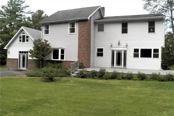 3039 Township Woods RD, Upper Hanover Twp, PA 18041