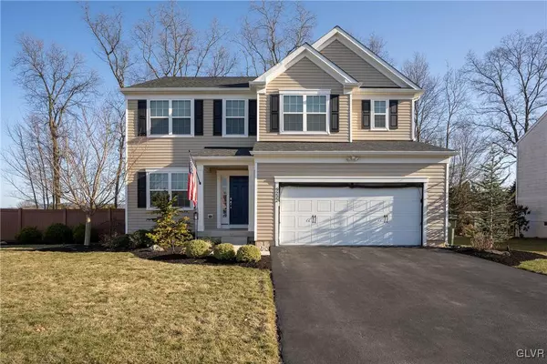 9222 Windy Bush LN, Upper Macungie Twp, PA 18031