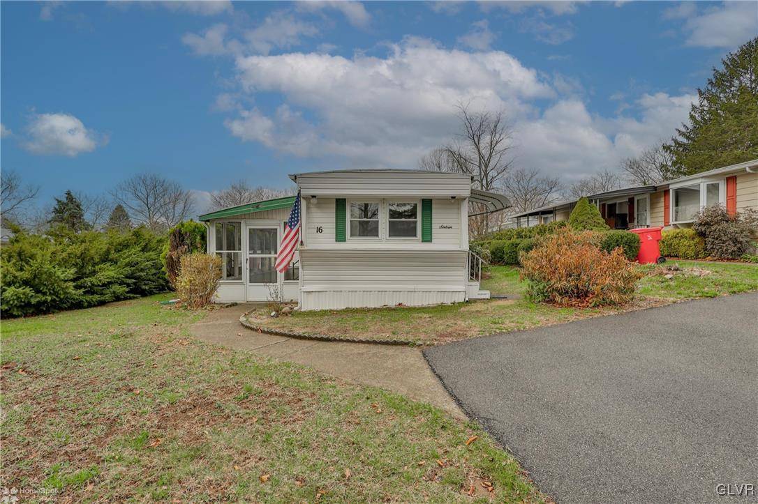 16 Springridge RD, Moore Twp, PA 18014