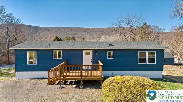 33 Tippets RD, Nesquehoning Borough, PA 18240