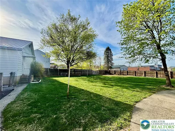 Wind Gap Borough, PA 18091,809 S Broadway
