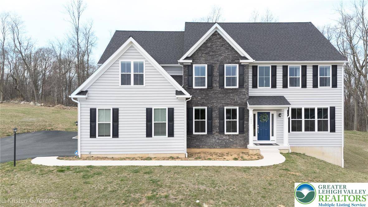 2600 Longridge DR, Lower Saucon Twp, PA 18055