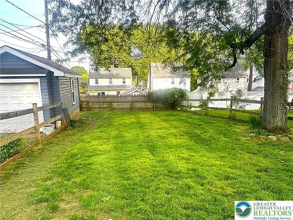 Bethlehem City, PA 18017,1628 Cloverleaf ST