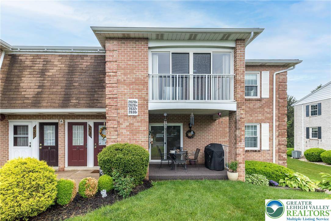 2632 Rolling Green DR, Lower Macungie Twp, PA 18062