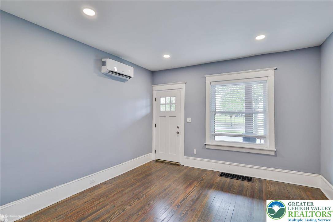Easton, PA 18042,322 Saint John ST