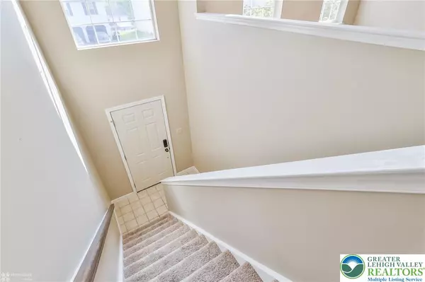 Whitehall Twp, PA 18052,5007 Foxdale DR