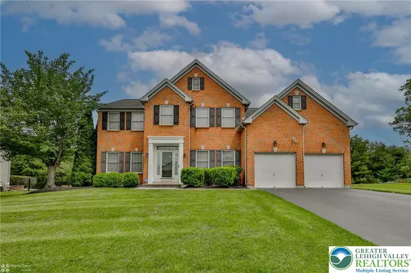 1303 Foxview DR, Hanover Twp, PA 18017