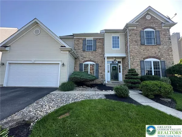 1989 Strathmore DR, Macungie Boro, PA 18062