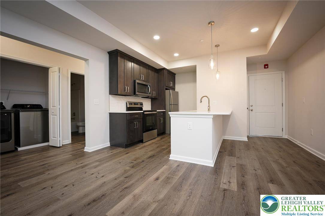 Bethlehem City, PA 18018,1210 Eaton AVE #304