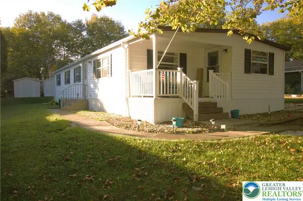 11 Longridge CT, Moore Twp, PA 18014