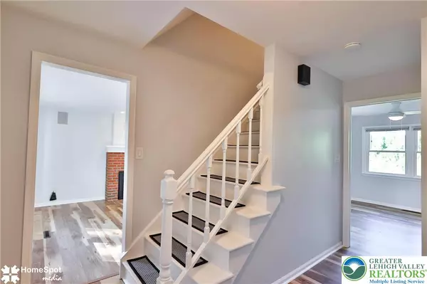 South Whitehall Twp, PA 18104,1220 Deerfield DR