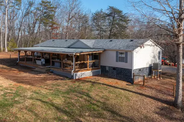 Murphy, NC 28906,65 Alpaca Lane