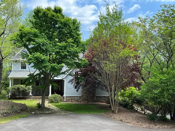 416 Tobe Stalcup Road, Brasstown, NC 28906