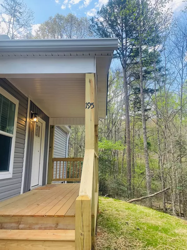 Hayesville, NC 28904,195 Loganberry Ln