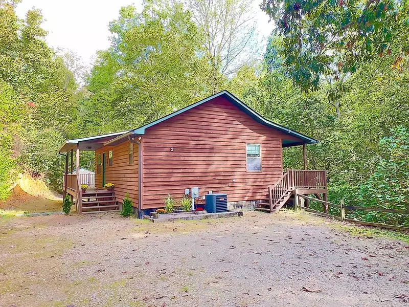 384 Shadow Pines Dr, Murphy, NC 28906