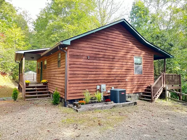 Murphy, NC 28906,384 Shadow Pines Dr