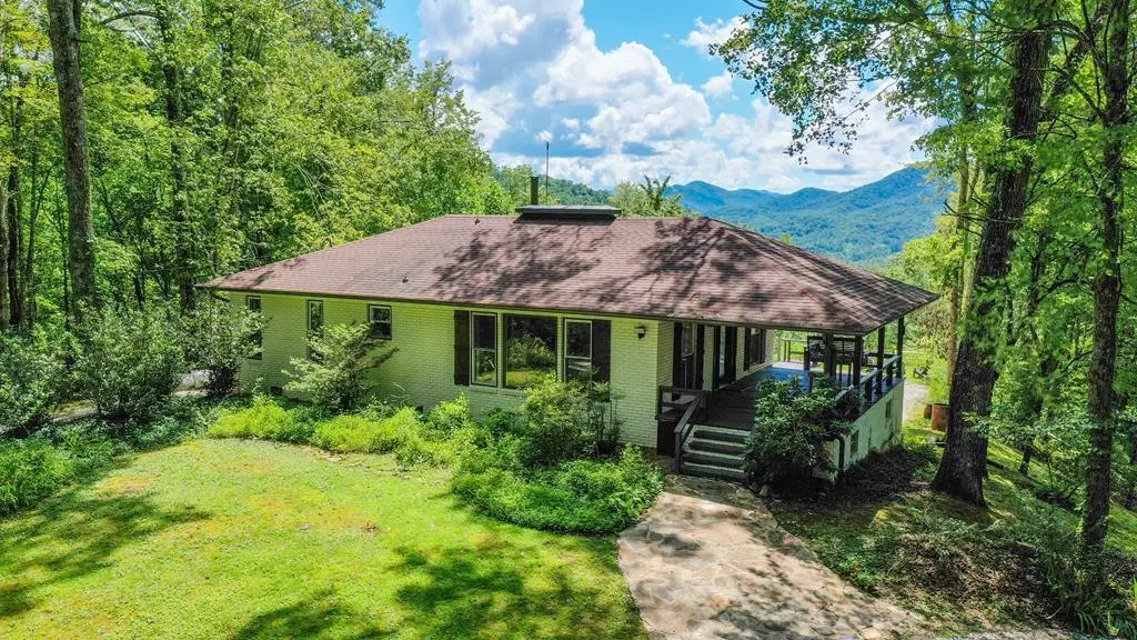 1515 Briartown Church Road, Nantahala, NC 28781