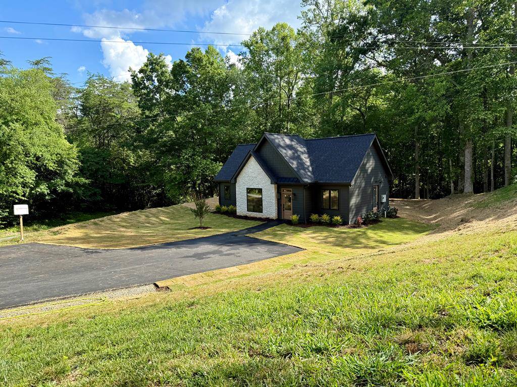 919 Bauer Road, Hiawassee, GA 30528