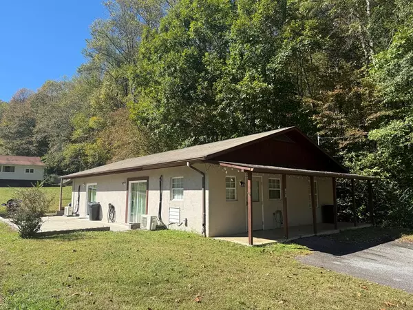 242 Wade Decker Road, Murphy, NC 28906