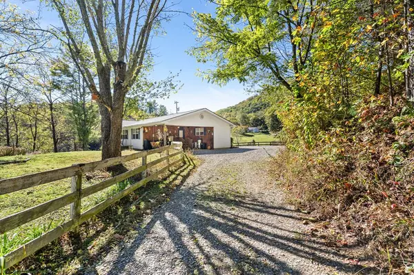 185 Clate Fain Road, Murphy, NC 28906