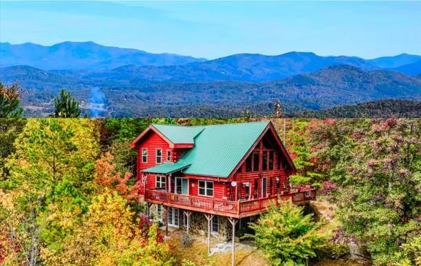 339 Game Trail Dr, Brasstown, NC 28902