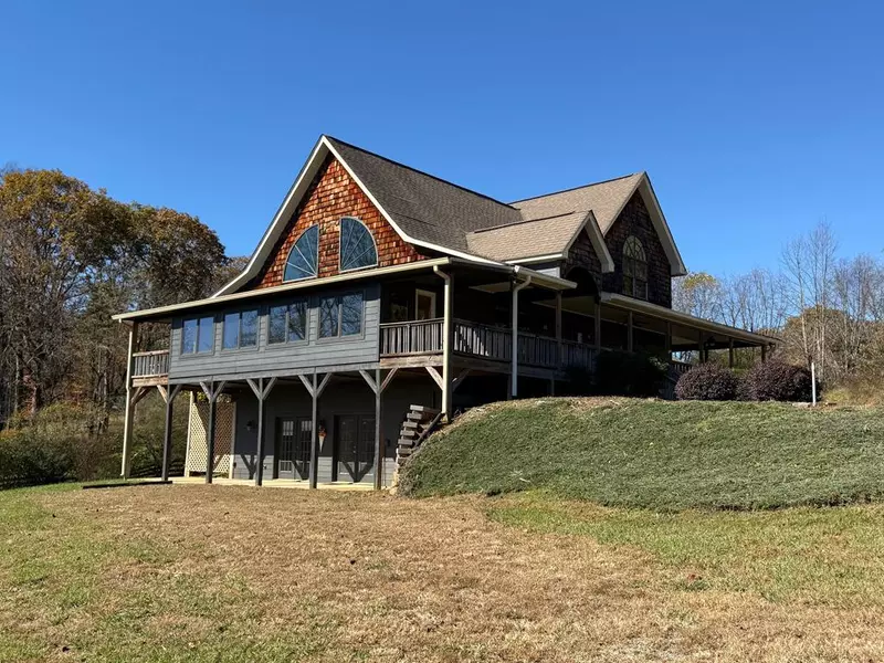 516 River Oaks Drive, Hayesville, NC 28906
