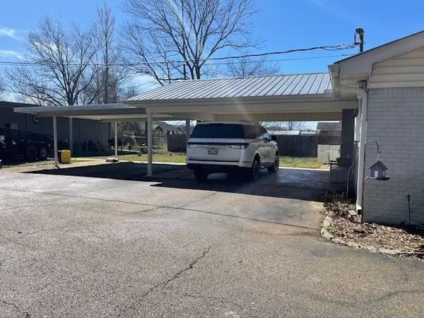 Ecru, MS 38841,282 Main Street