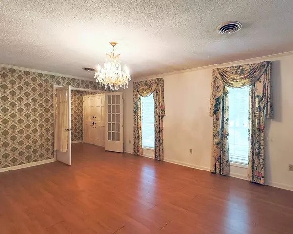 Houston, MS 38851,862 Highway 389