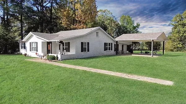 Pope, MS 38658,105 Pope Watervalley Rd