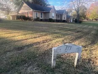 Batesville, MS 38606,113 Pine Place