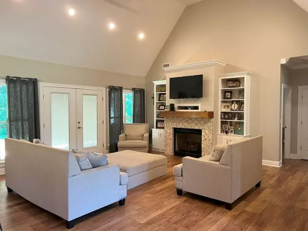 Pontotoc, MS 38863,125 Rabbit Creek Rd