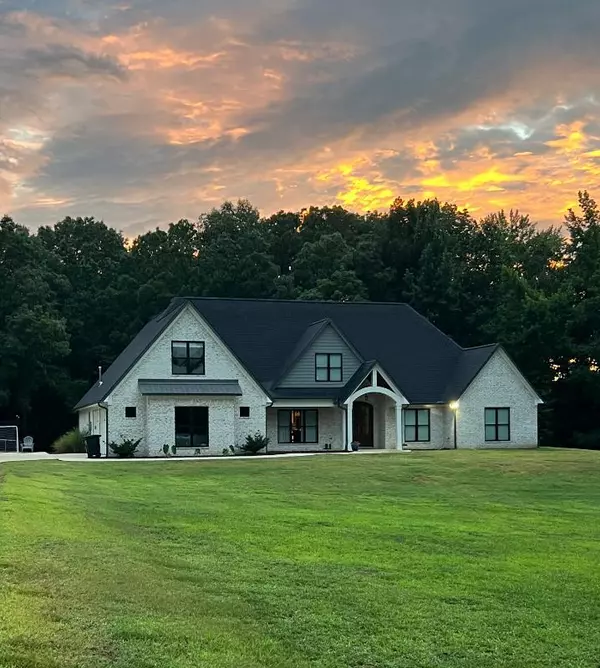 Pontotoc, MS 38863,125 Rabbit Creek Rd