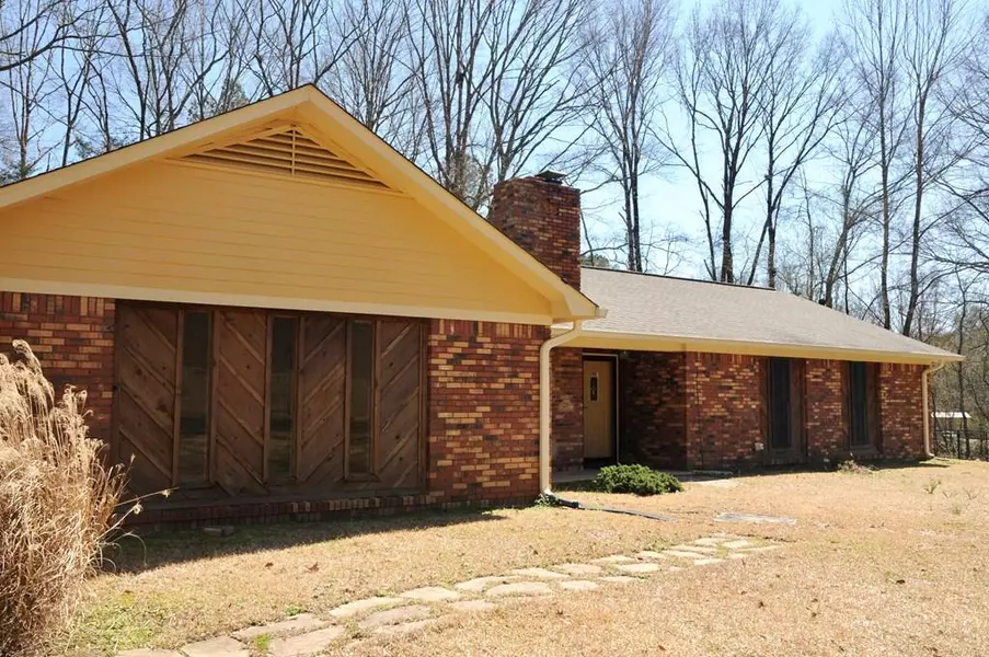 6 Cr 220, Oxford, MS 38655