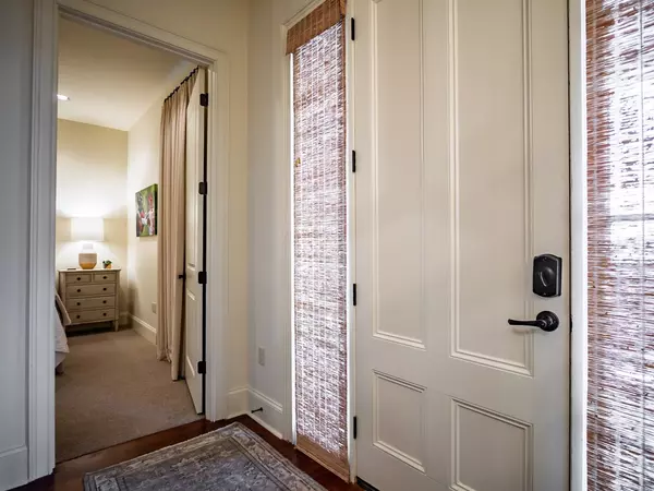 Oxford, MS 38655,800 College Hill #4303