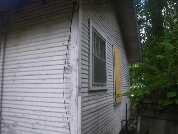 Batesville, MS 38606,221 Van Voris St