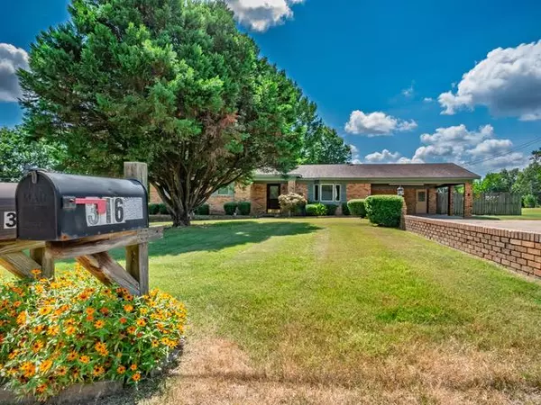 Batesville, MS 38606,316 Hickory Lane