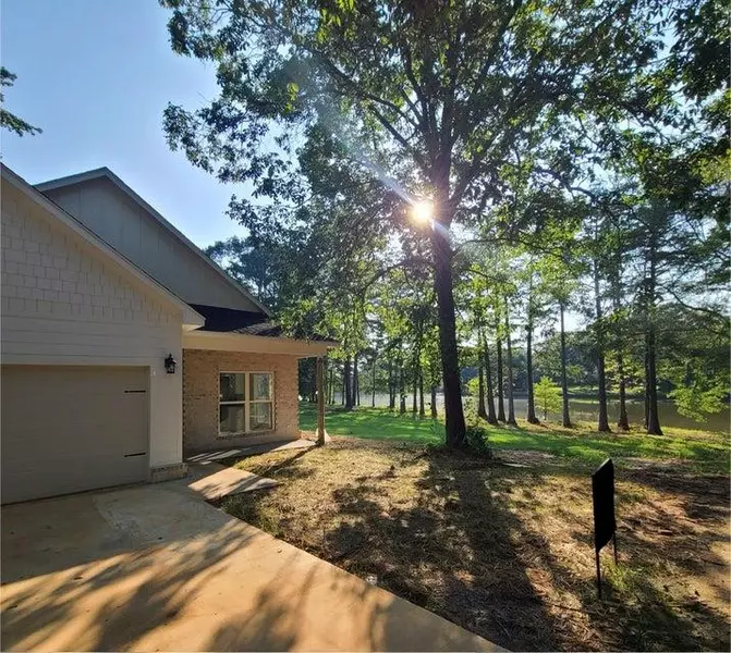 1004 Lakewood Drive, New Albany, MS 38652