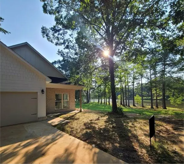 New Albany, MS 38652,1004 Lakewood Drive