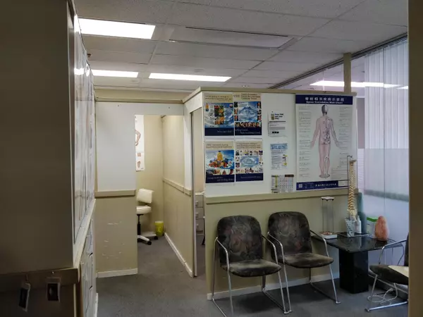 Burnaby, BC V5H 4T2,4885 Kingsway #406