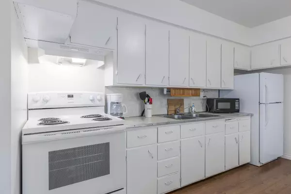 Vancouver, BC V5N 1T6,1605 E 8th AVE