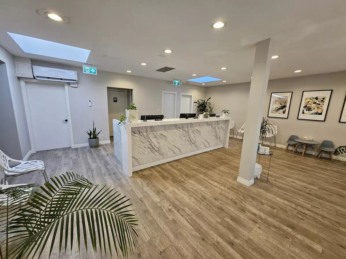 Maple Ridge, BC V2X 3H7,22195 Dewdney Trunk RD