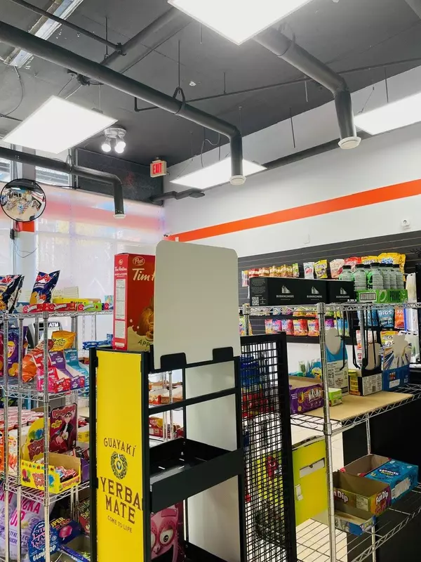 Vancouver, BC V6S 2C1,3378 Dunbar ST