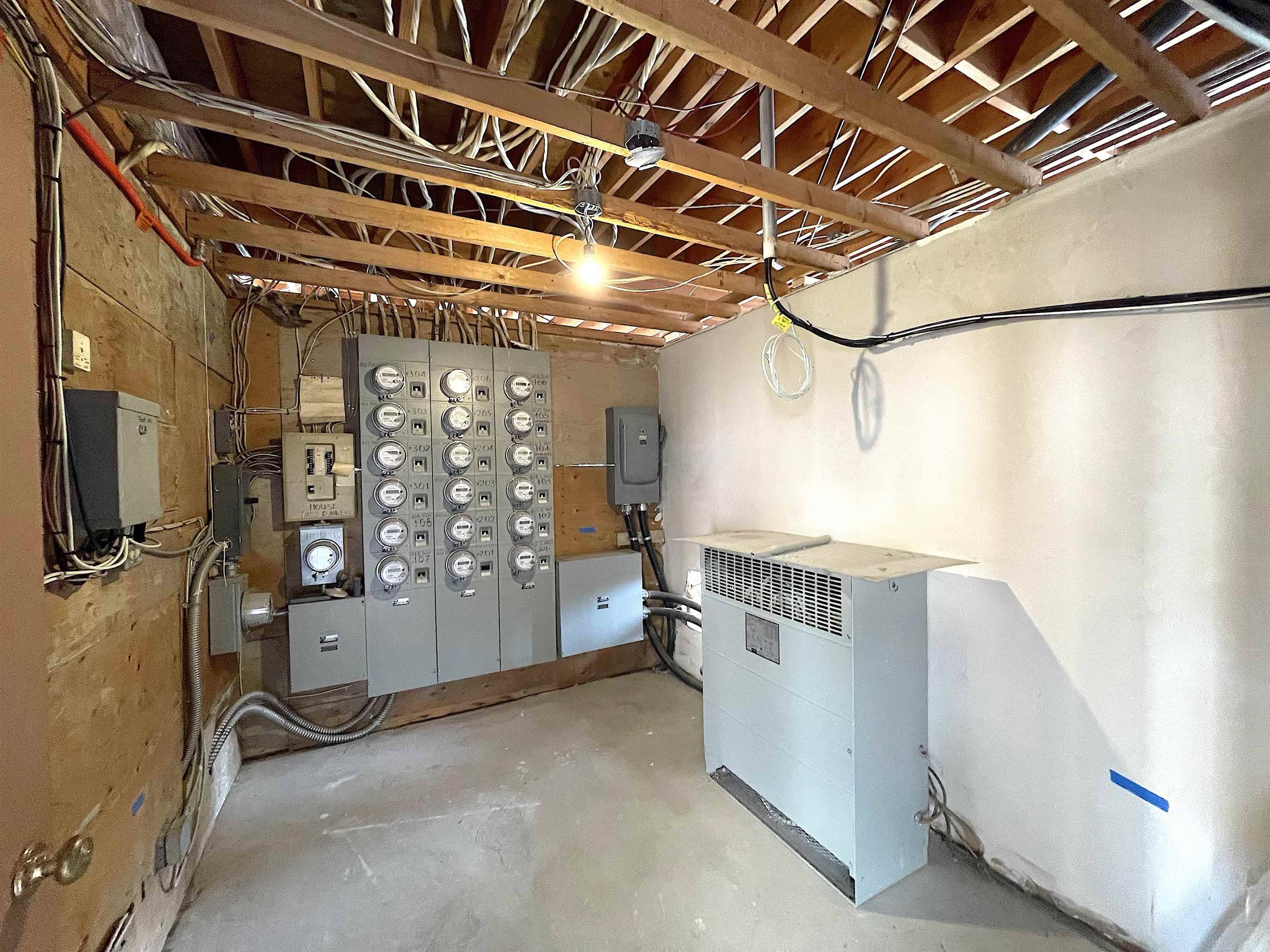 406 E Hastings ST Vancouver, BC V6A 1P7