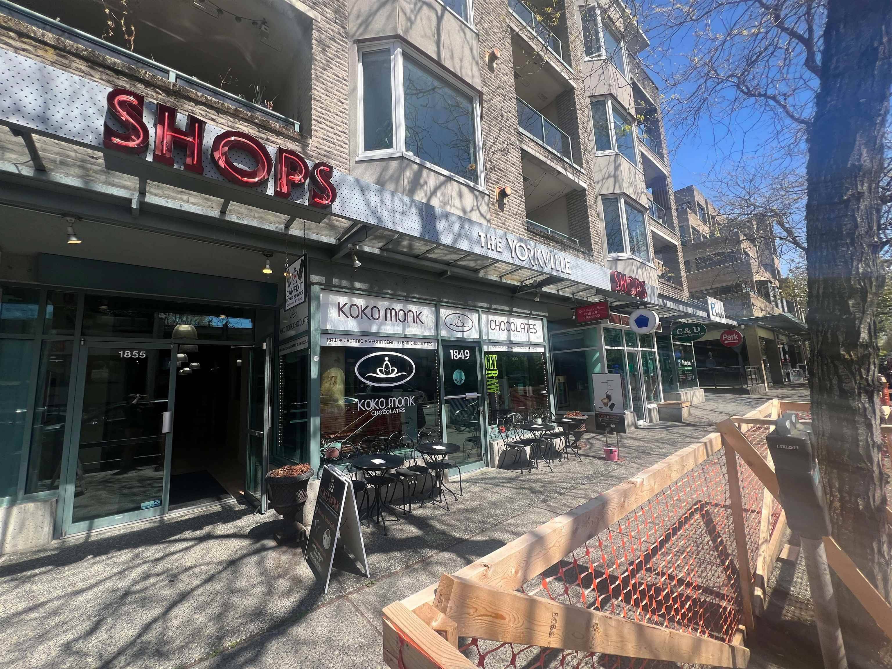 Vancouver, BC V6J 5B8,1855 W 1st AVE #12/13
