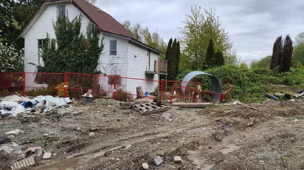 Surrey, BC V3R 2V4,13858 117 AVE