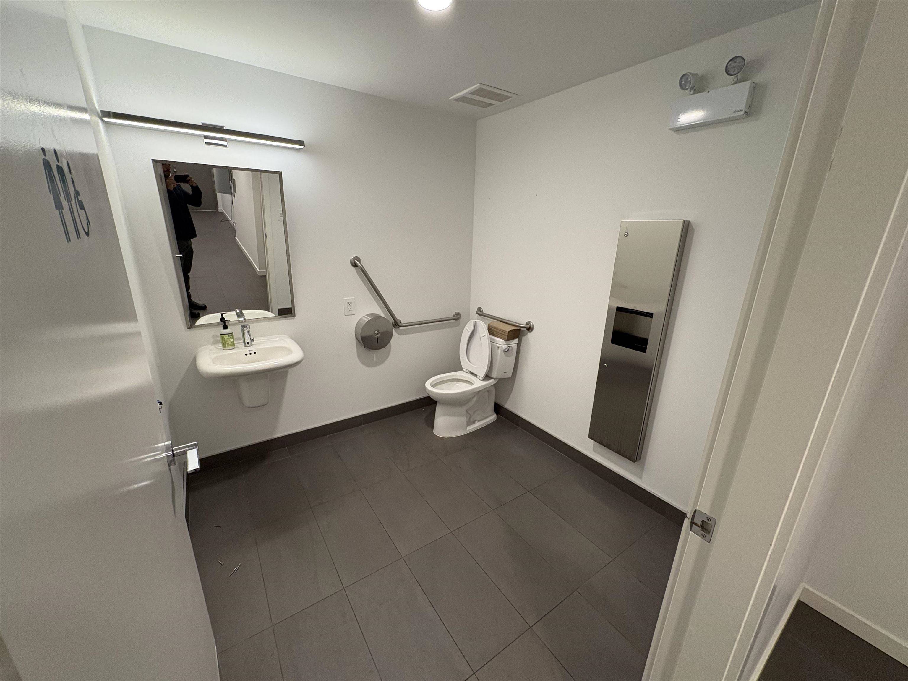 1032 Austin AVE #101 Coquitlam, BC V3K 3P3