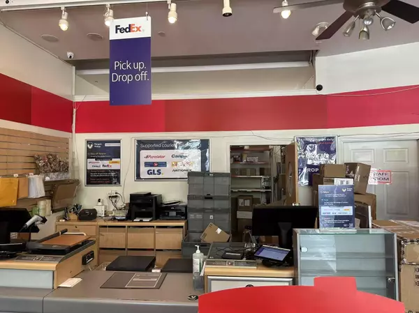 Vancouver, BC V6Z 2Y0,1146 Pacific BLVD