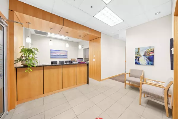 North Vancouver, BC V7M 1H3,700 Marine DR #215